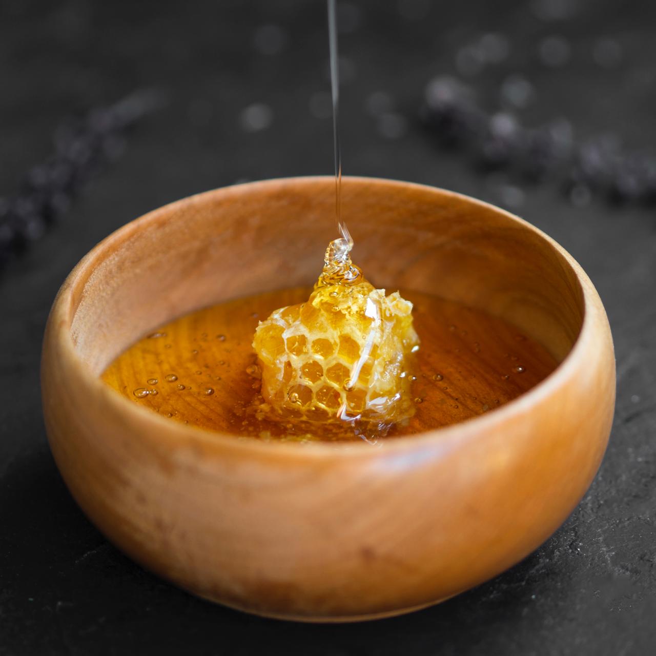 Miel de thym - Un miel aussi aromatique que les histoires racontées par le vent dans les montagnes du Péloponnèse